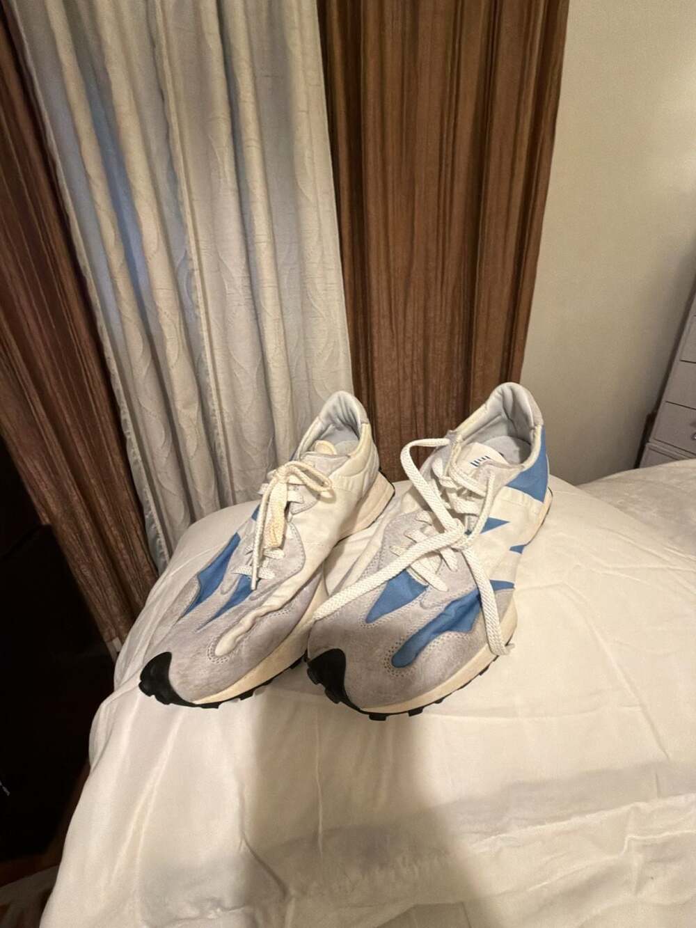 New Balance 327 White Stellar Blue Sneakers